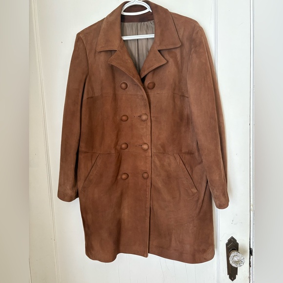 Elegant Brown Double-Breasted Women's Coat - Picture 2 of 6